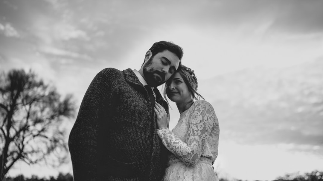 découvrez des conseils et astuces pour renforcer la complicité, la confiance et le bonheur au sein de votre couple. trouvez l'inspiration pour vivre une relation épanouie à deux !