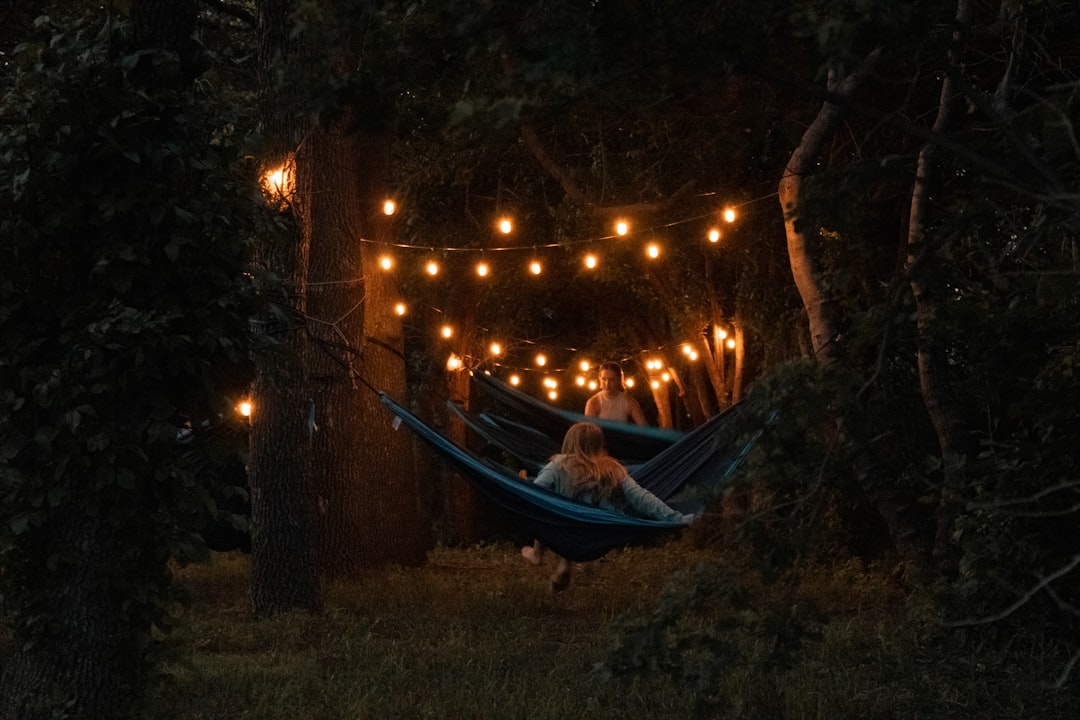 découvrez des idées originales et romantiques pour une soirée en amoureux réussie. inspirez-vous de nos suggestions pour rendre votre date night inoubliable, que vous soyez à la maison ou en sortie.