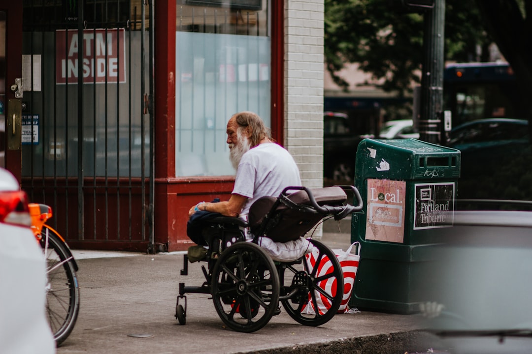 découvrez comment favoriser l'emploi des personnes en situation de handicap : conseils, ressources et initiatives pour une inclusion professionnelle réussie.