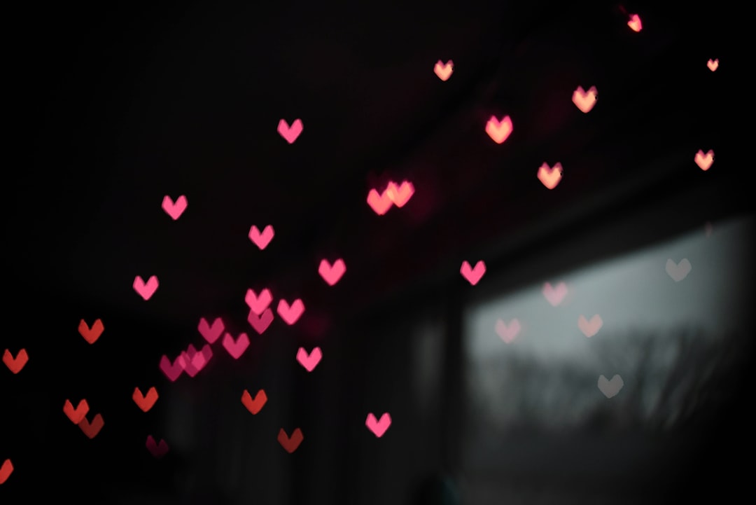 découvrez tout sur l'amour : ses différentes formes, ses bienfaits, et des conseils pour cultiver des relations harmonieuses et épanouissantes au quotidien.