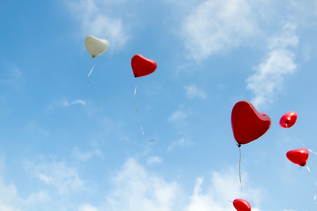 découvrez toutes les facettes de l'amour : ses sentiments, ses expressions et ses mystères. explorez comment l'amour influence nos vies et nos relations au quotidien.