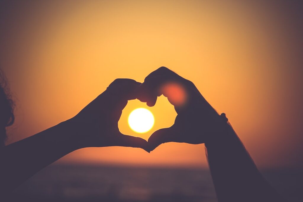 découvrez tout sur l'amour : ses formes, ses mystères, ses pouvoirs et son impact sur notre vie quotidienne. explorez des conseils, des citations et des histoires inspirantes autour du thème universel de l'amour.