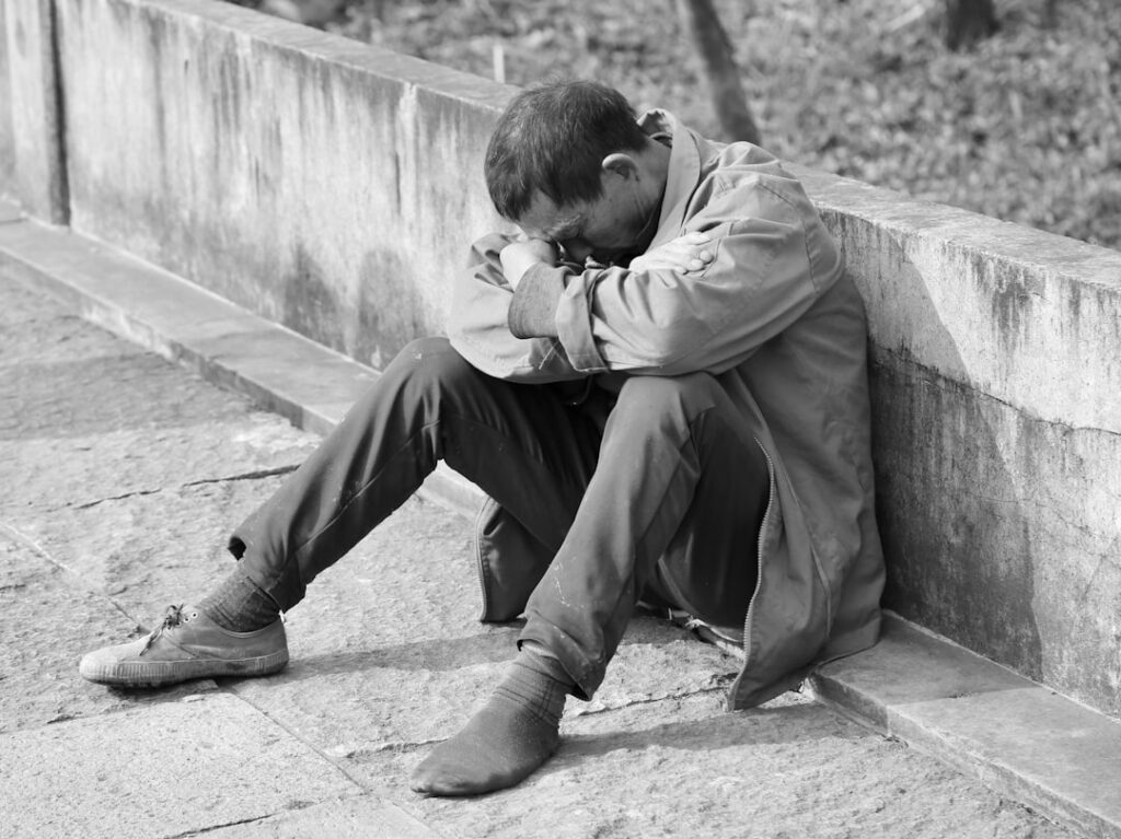 découvrez l'importance de la santé mentale masculine : conseils, soutien et ressources pour aider les hommes à préserver leur bien-être psychologique au quotidien.