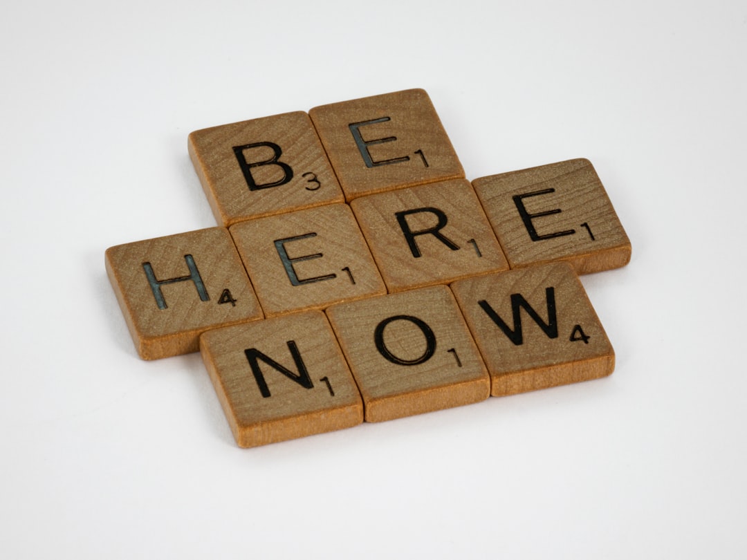 découvrez la mindfulness, une pratique de pleine conscience pour réduire le stress, améliorer votre bien-être et retrouver l'équilibre au quotidien. apprenez des techniques simples pour vivre l'instant présent et cultiver la sérénité.