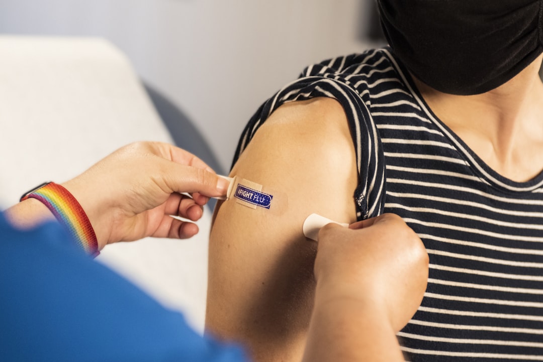 découvrez tout sur le nurse syndrome : causes, symptômes, traitement et conseils pour prévenir cette blessure fréquente chez les enfants. informations fiables et conseils pratiques pour les parents.