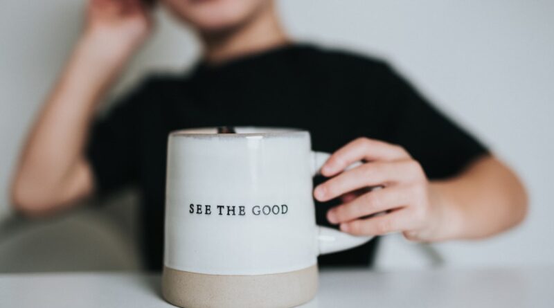 découvrez comment la positivité peut transformer votre quotidien. astuces pratiques, bienfaits prouvés et conseils pour adopter une attitude positive au travail comme à la maison.