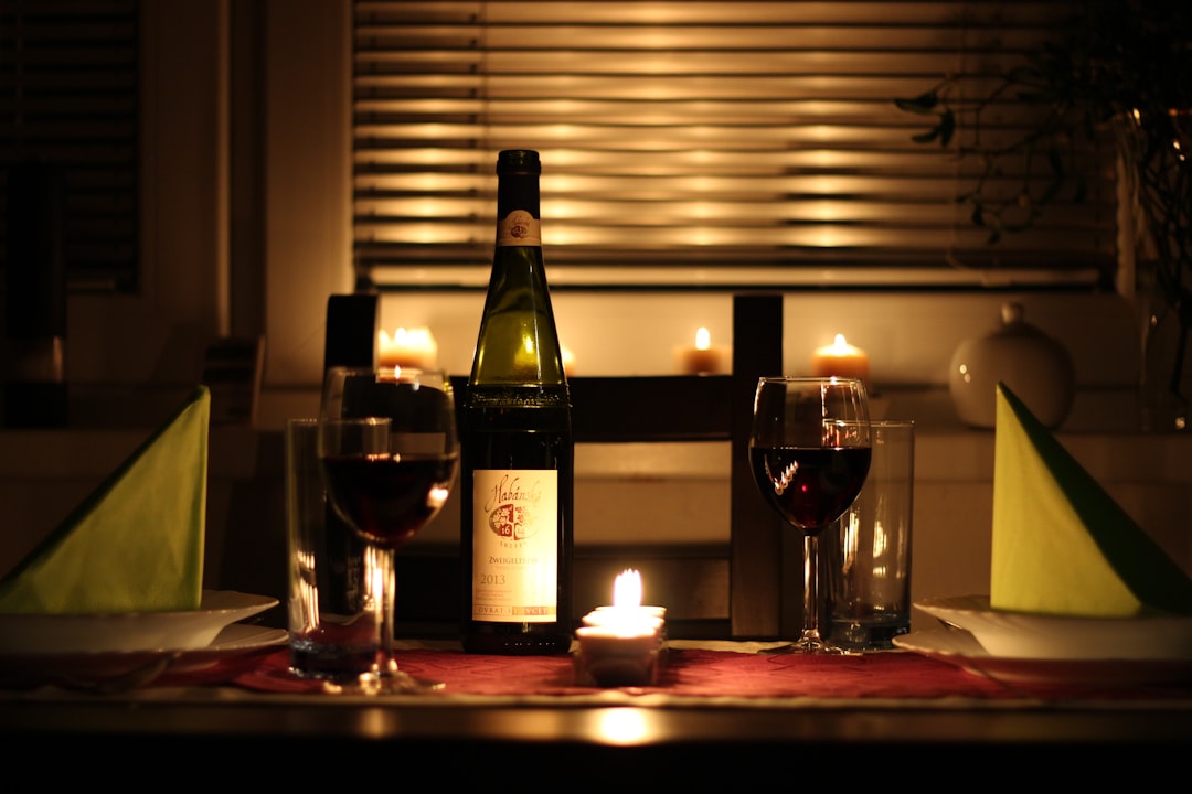 découvrez nos idées et conseils pour organiser un dîner romantique inoubliable : ambiance, menu raffiné et astuces pour surprendre votre moitié lors d'une soirée exceptionnelle.