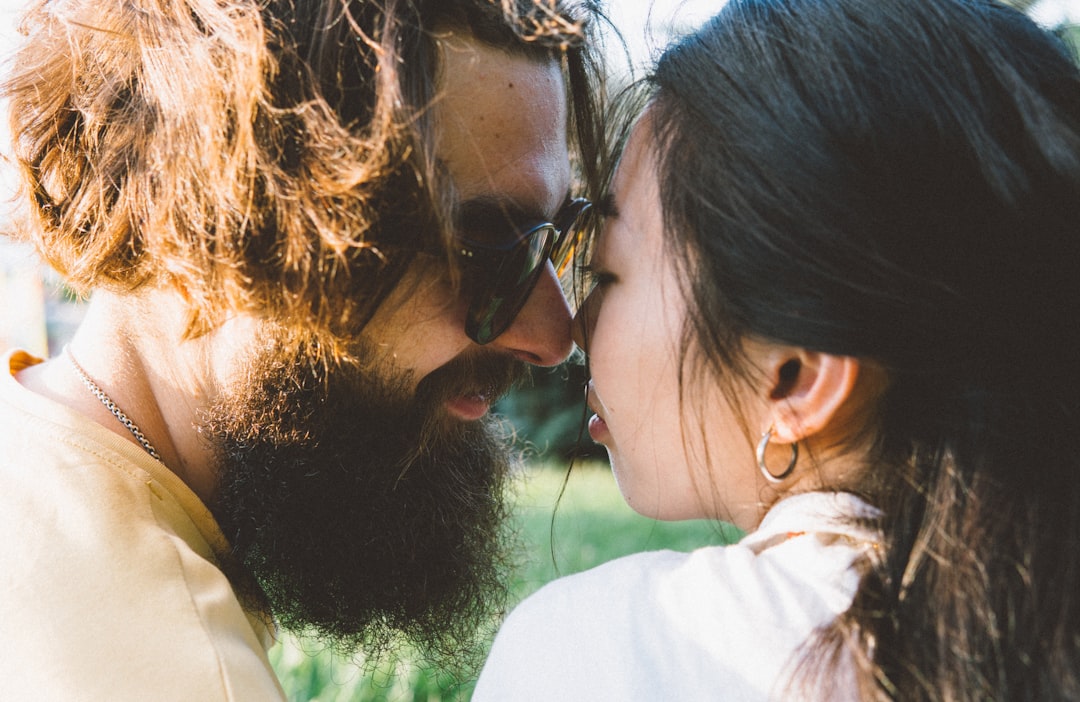 découvrez la nature des sentiments romantiques, leurs origines, leur évolution et comment ils influencent nos relations amoureuses au quotidien.